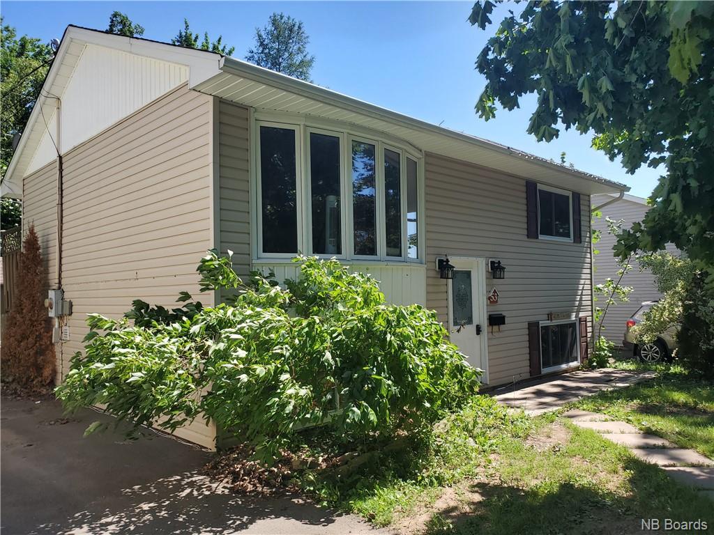 53 Lilac Crescent, Fredericton New Brunswick, Canada