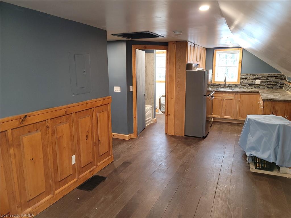 71 JOHNSON Street, Camden East, Ontario, Canada