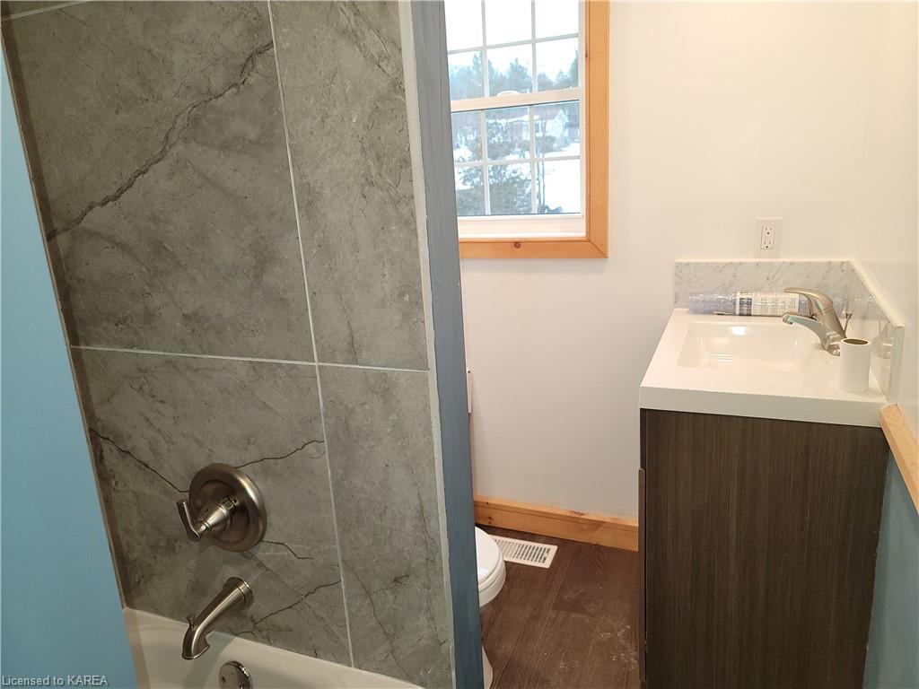 71 JOHNSON Street, Camden East, Ontario, Canada