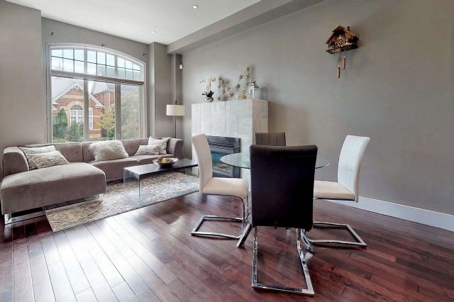 28 Spring Meadow Ave, Markham, Ontario, Canada photo 3