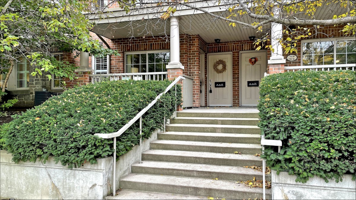 93 The Queensway TH 16, Toronto, Ontario, Canada photo 2