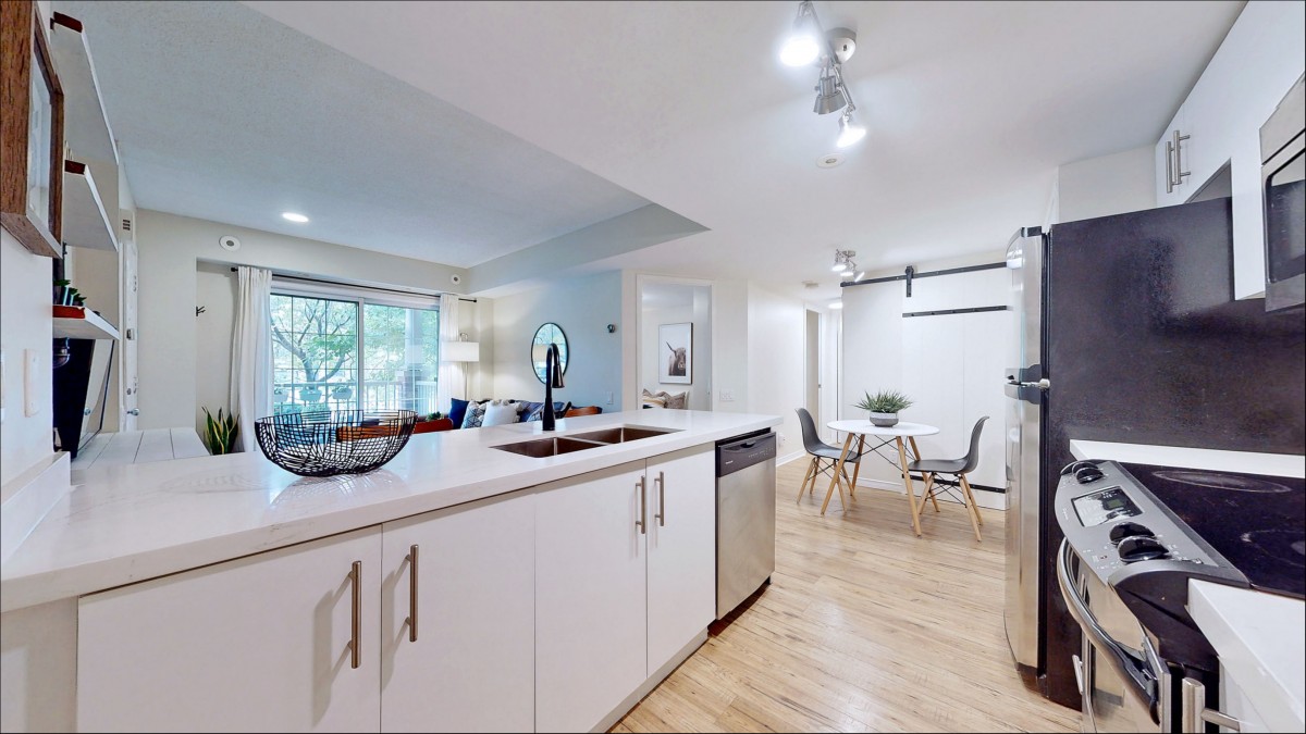 93 The Queensway TH 16, Toronto, Ontario, Canada photo 13