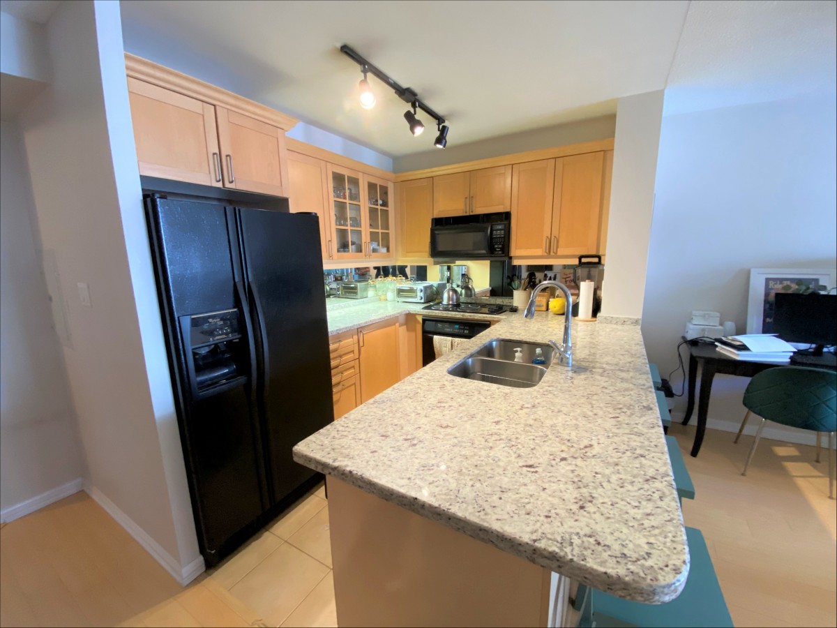 3130 Yonge Street #501, Toronto, Ontario, Canada photo 9