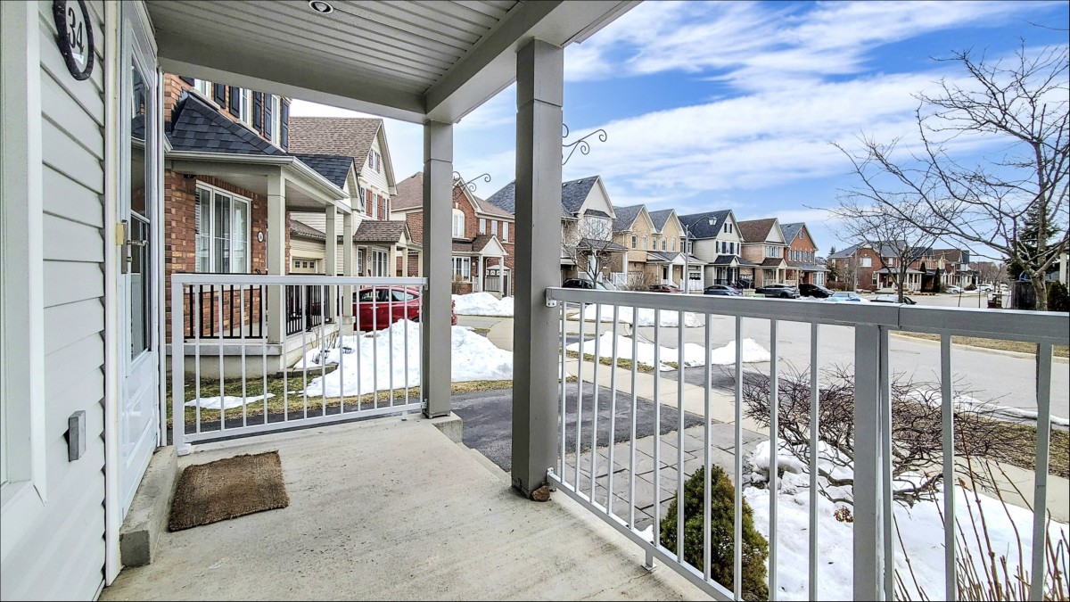 34 Marriner Crescent, Ajax, Ontario, Canada photo 6
