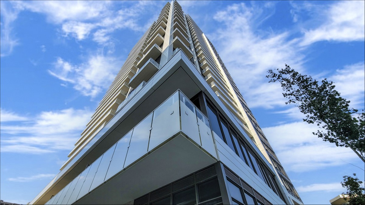 75 Canterbury Place, Toronto, Ontario, Canada photo 3