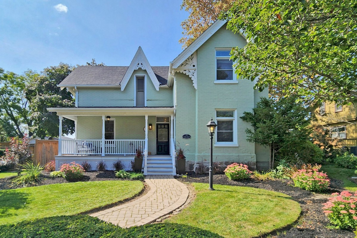 2 Peter Street, Markham, Ontario, Canada photo 2