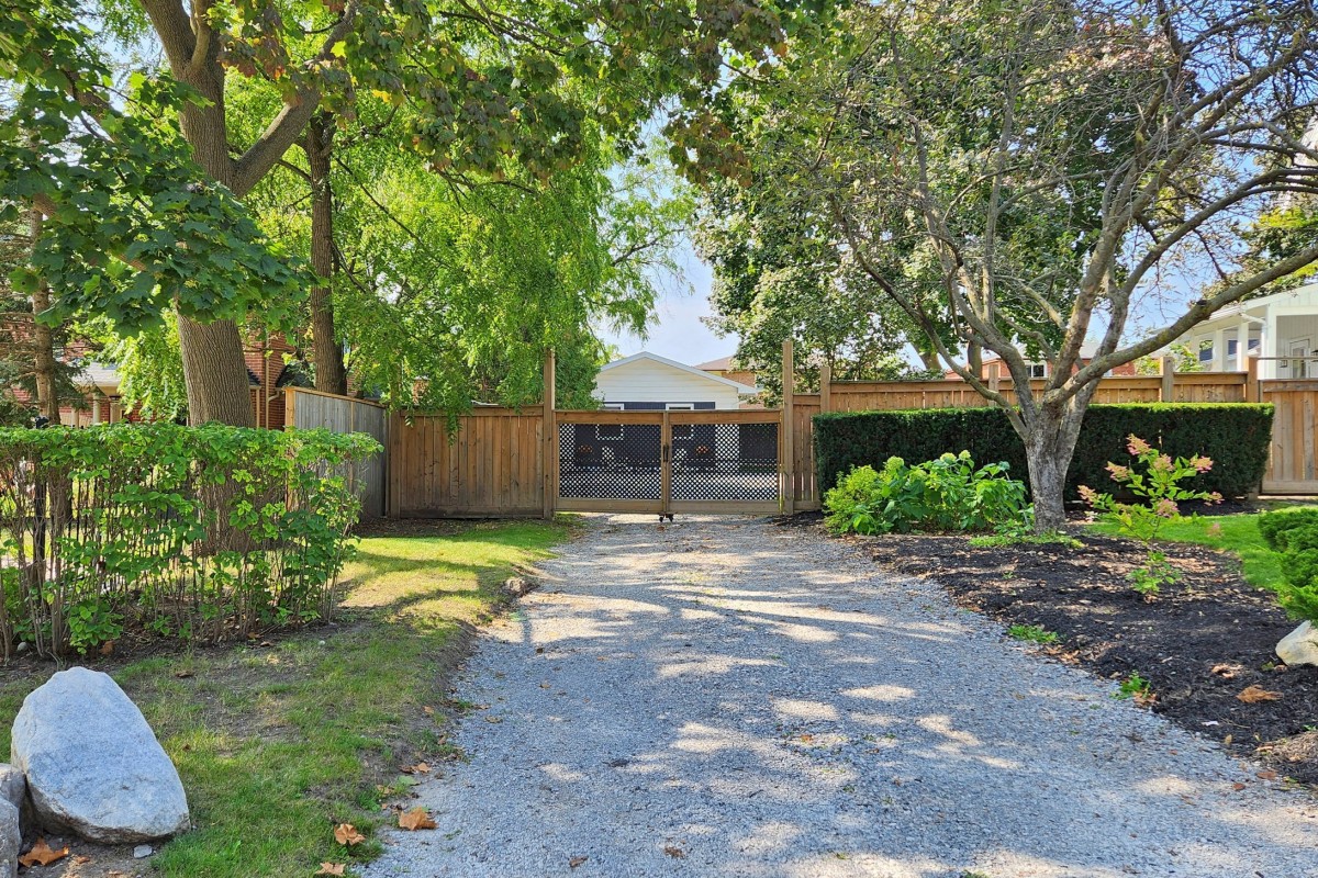 2 Peter Street, Markham, Ontario, Canada photo 97