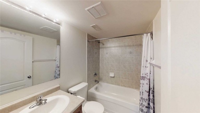 290 Sandale Rd, Whitchurch-Stouffville, Ontario, Canada photo 2