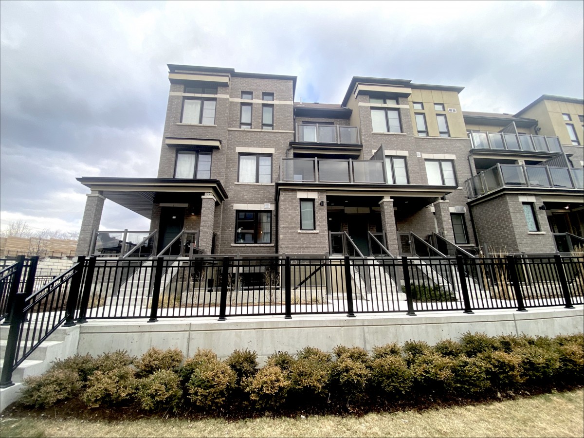 28C Lookout Drive, Bowmanville, Ontario, Canada photo 1