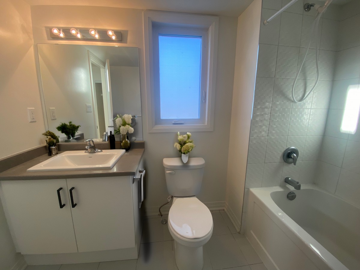 28C Lookout Drive, Bowmanville, Ontario, Canada photo 10