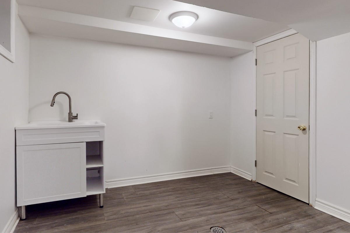 57 McClure Crescent, Toronto, Ontario, Canada photo 34