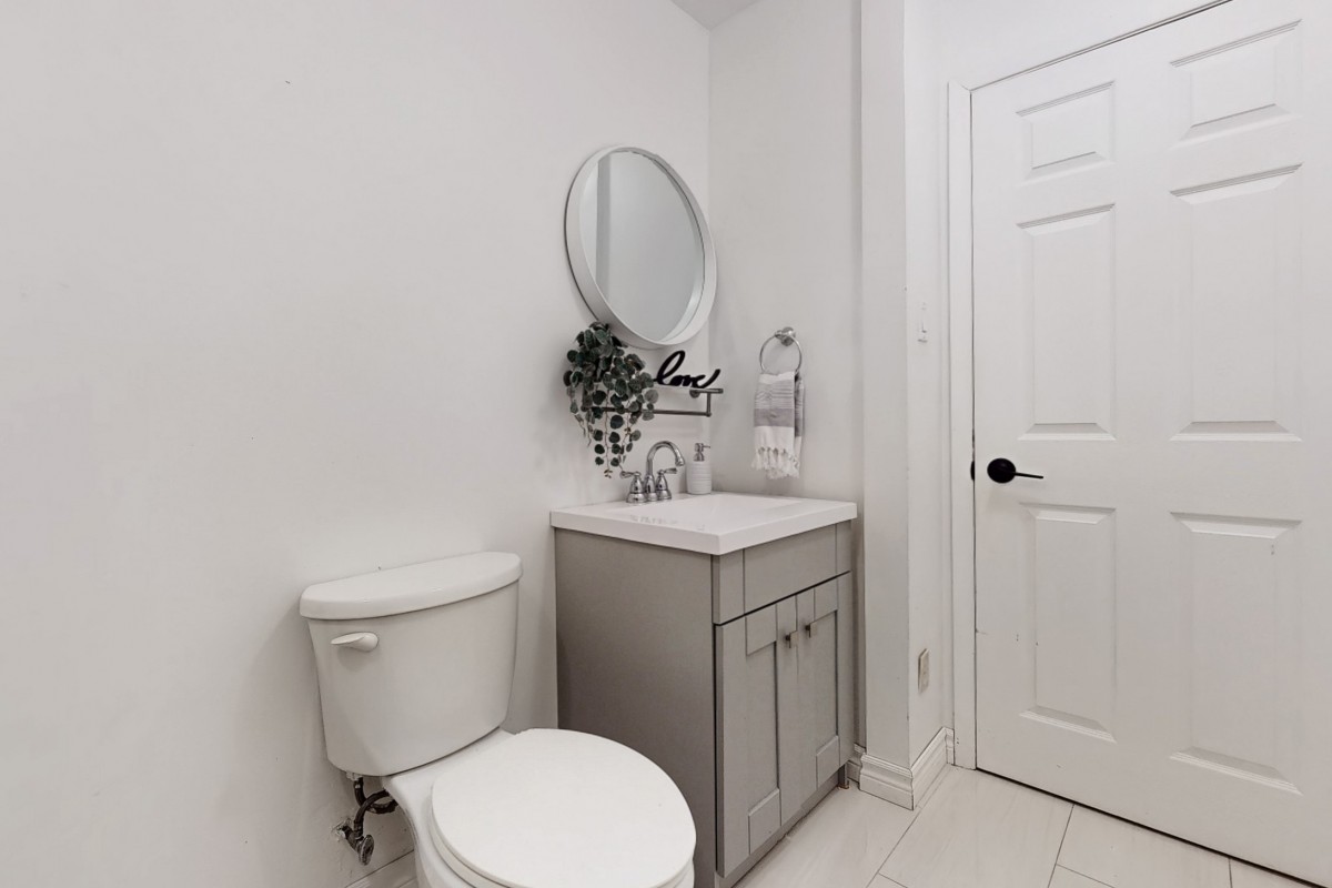 57 McClure Crescent, Toronto, Ontario, Canada photo 17