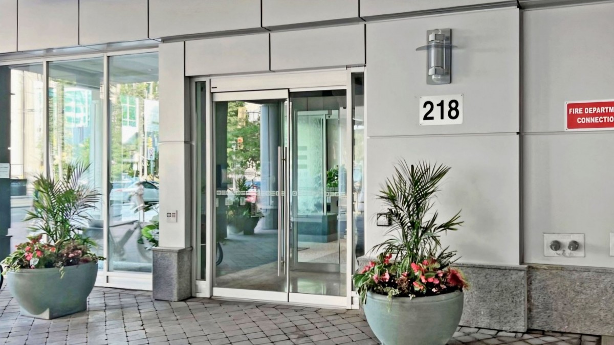 218 Queens Quay West Unit 403, Toronto, Ontario, Canada photo 5