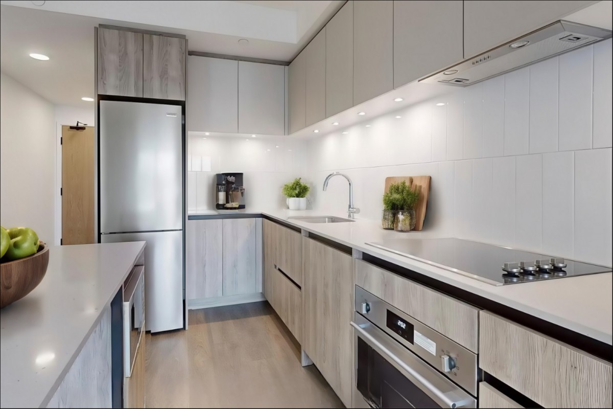 8 Beverley Glen Blvd #D518, Vaughan, Ontario, Canada photo 6