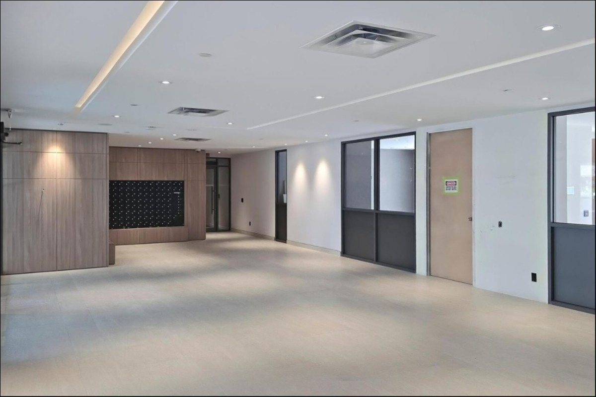 8 Beverley Glen Blvd #D518, Vaughan, Ontario, Canada photo 16