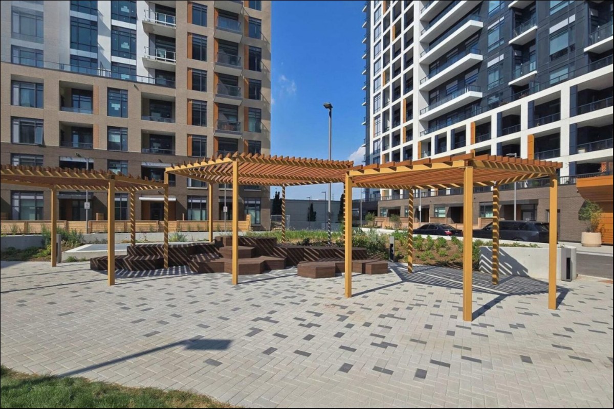 8 Beverley Glen Blvd #D518, Vaughan, Ontario, Canada photo 17