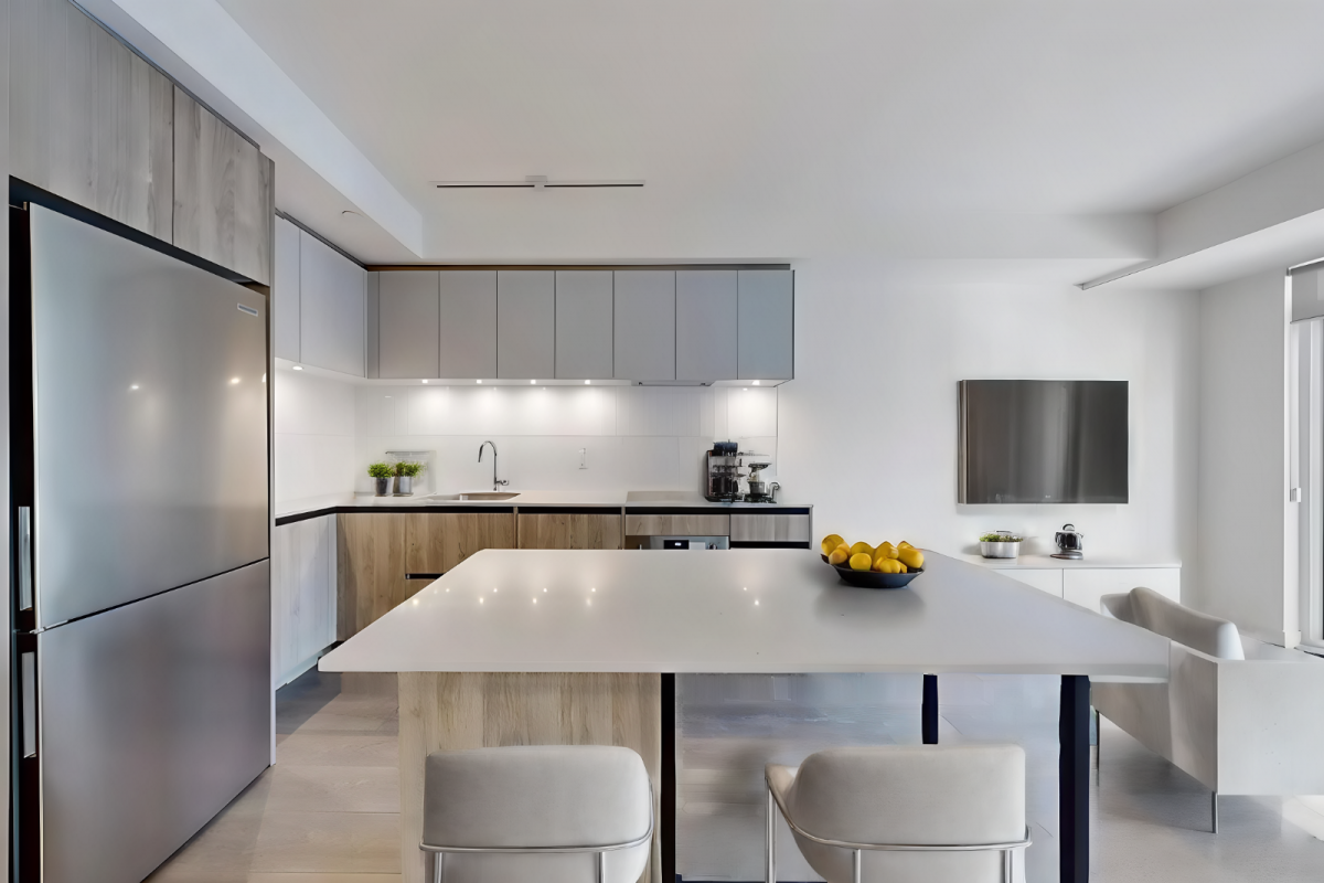 8 Beverley Glen Blvd #D518, Vaughan, Ontario, Canada photo 3