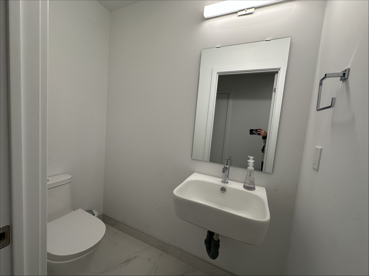 1604 Charles Street #118, Whitby, Ontario, Canada photo 11