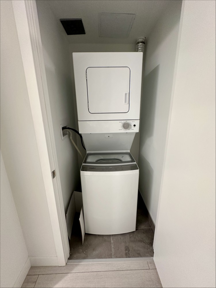 1604 Charles Street #118, Whitby, Ontario, Canada photo 16