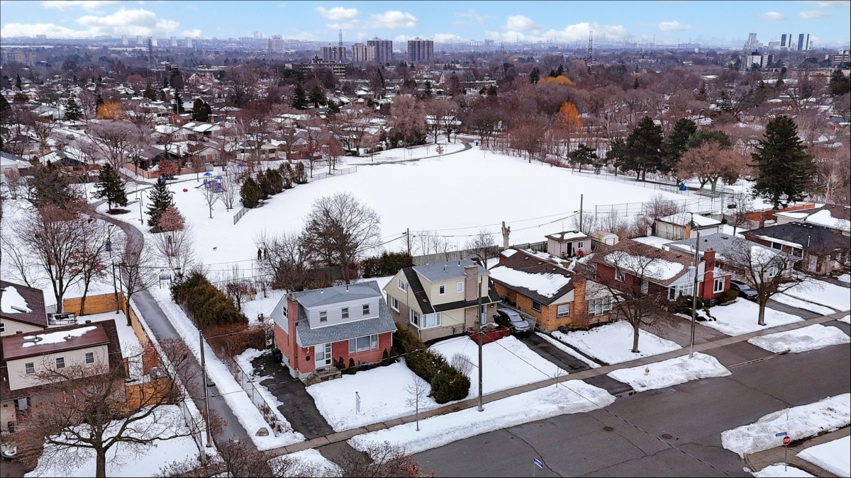 75 Moncrieff Drive, Toronto, Ontario, Canada photo 52