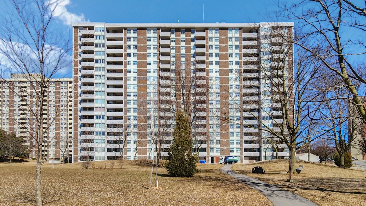 44 Falby Court #406, Ajax, Ontario, Canada photo 3