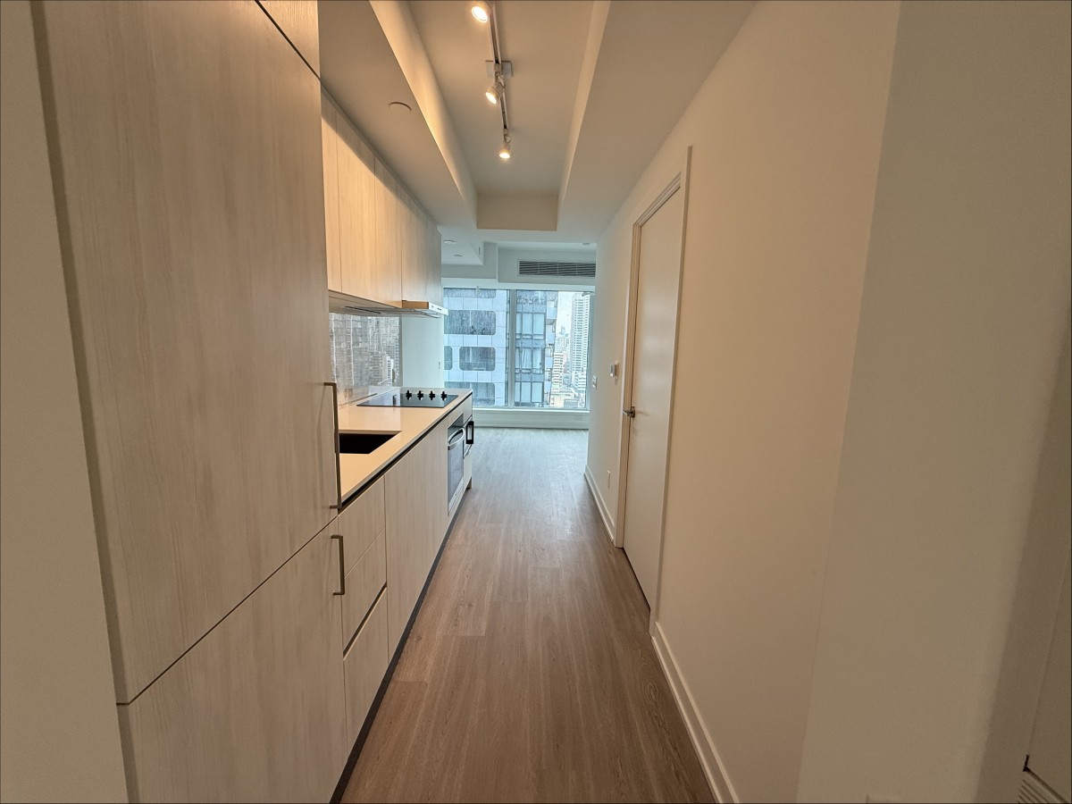8 Wellesley Street #2808, Toronto, Ontario, Canada photo 6