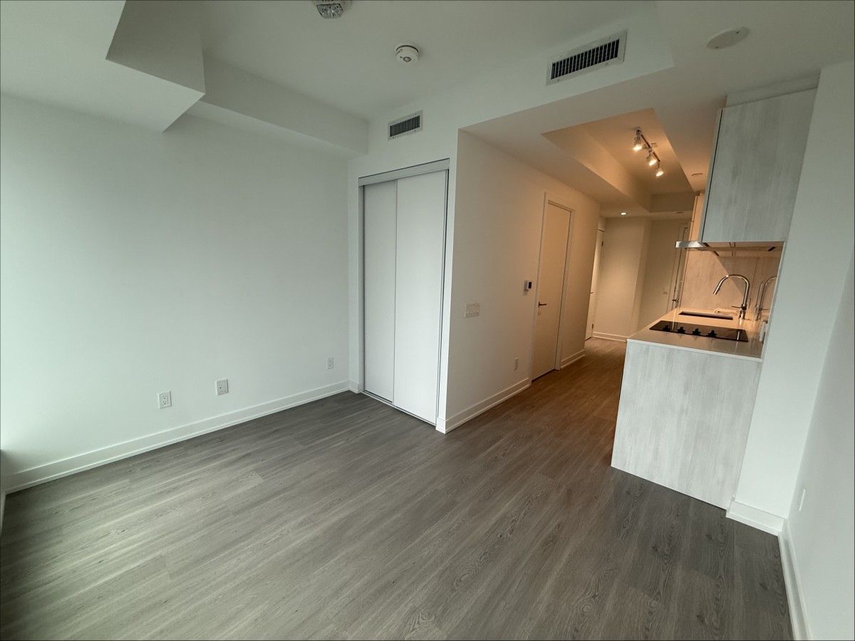 8 Wellesley Street #2808, Toronto, Ontario, Canada photo 11