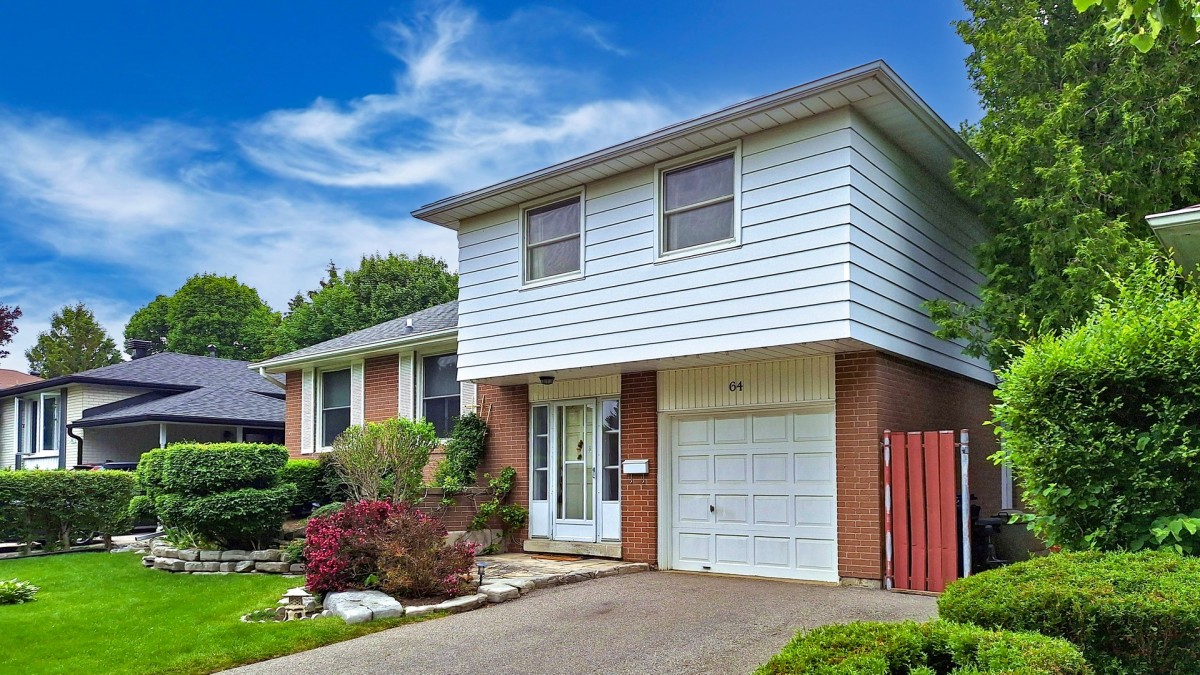 64 Highcourt Crescent, Toronto, Ontario, Canada photo 3