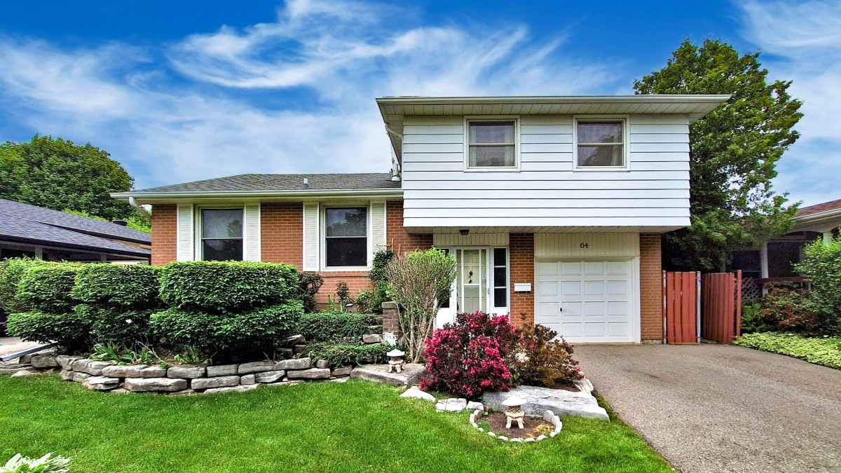 64 Highcourt Crescent, Toronto, Ontario, Canada photo 2