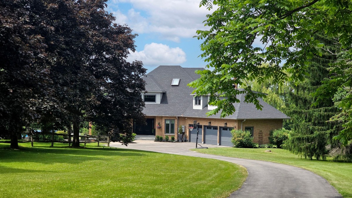 2465 Greenridge Drive, Pickering, Ontario, Canada photo 3