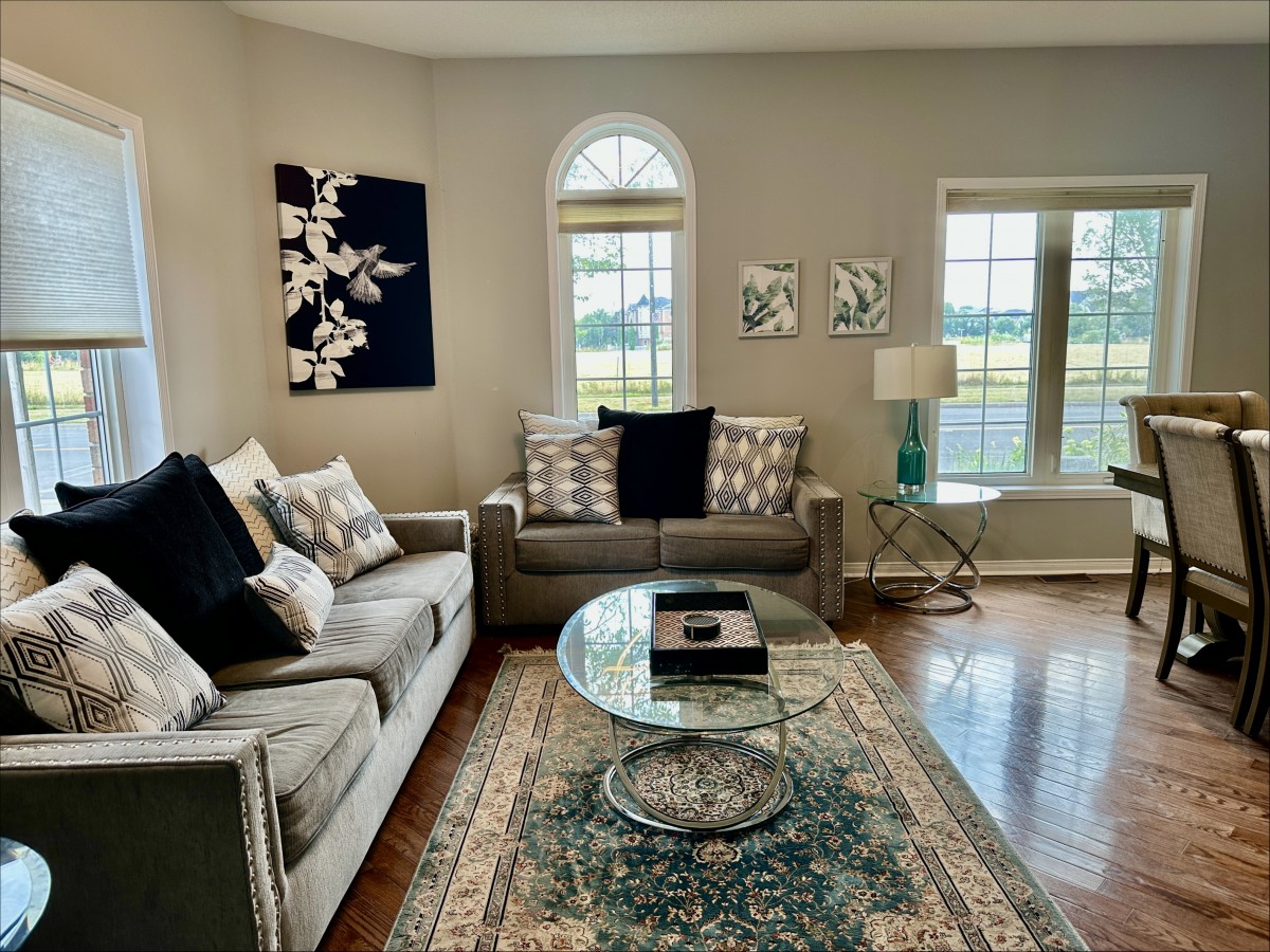 152 White's Hill Avenue, Markham, Ontario, Canada photo 3