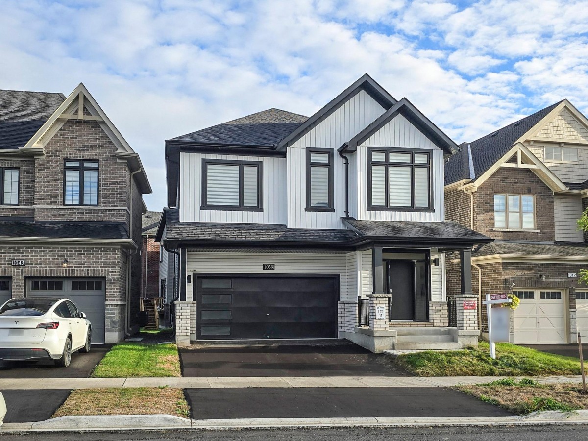 1039 Thompson Drive, Oshawa, Ontario, Canada photo 1