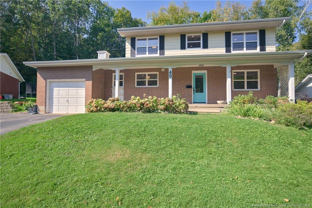 49 Pembroke Crescent, Fredericton New Brunswick, Canada