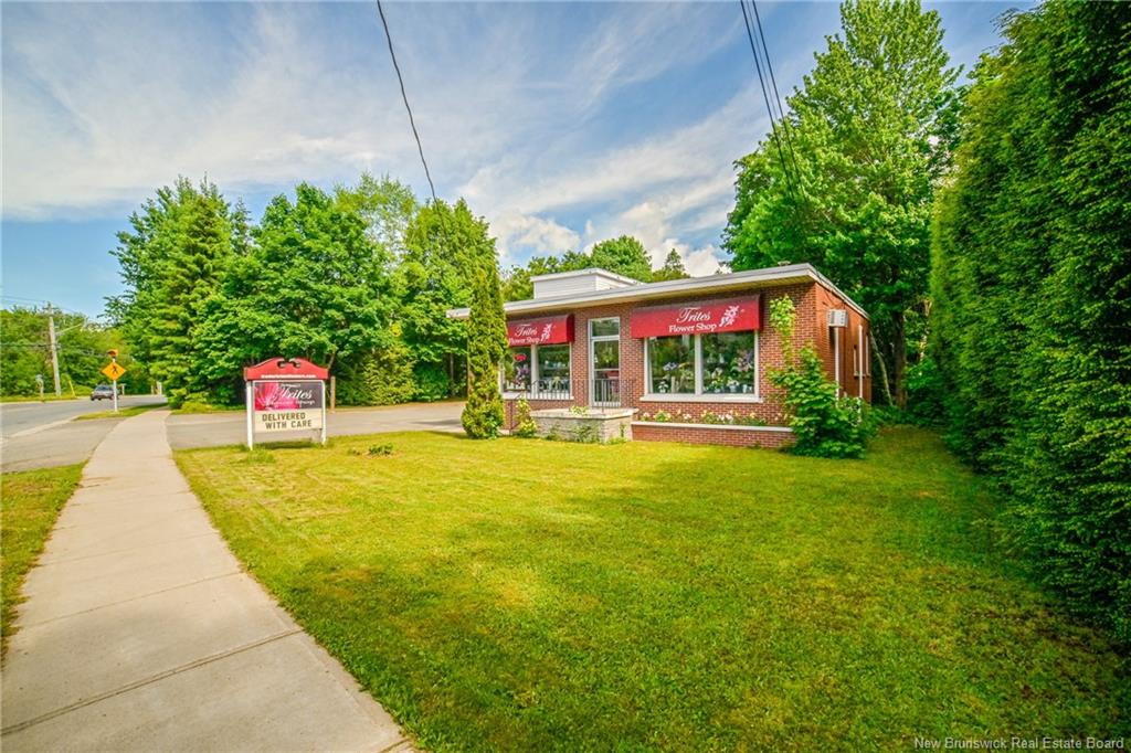 569 Woodstock Road, Fredericton, New Brunswick, Canada