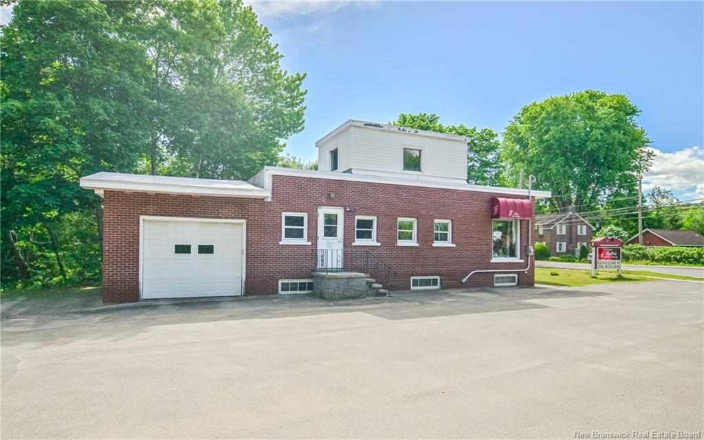 569 Woodstock Road, Fredericton, New Brunswick, Canada