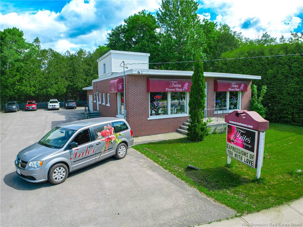 569 Woodstock Road, Fredericton, New Brunswick, Canada
