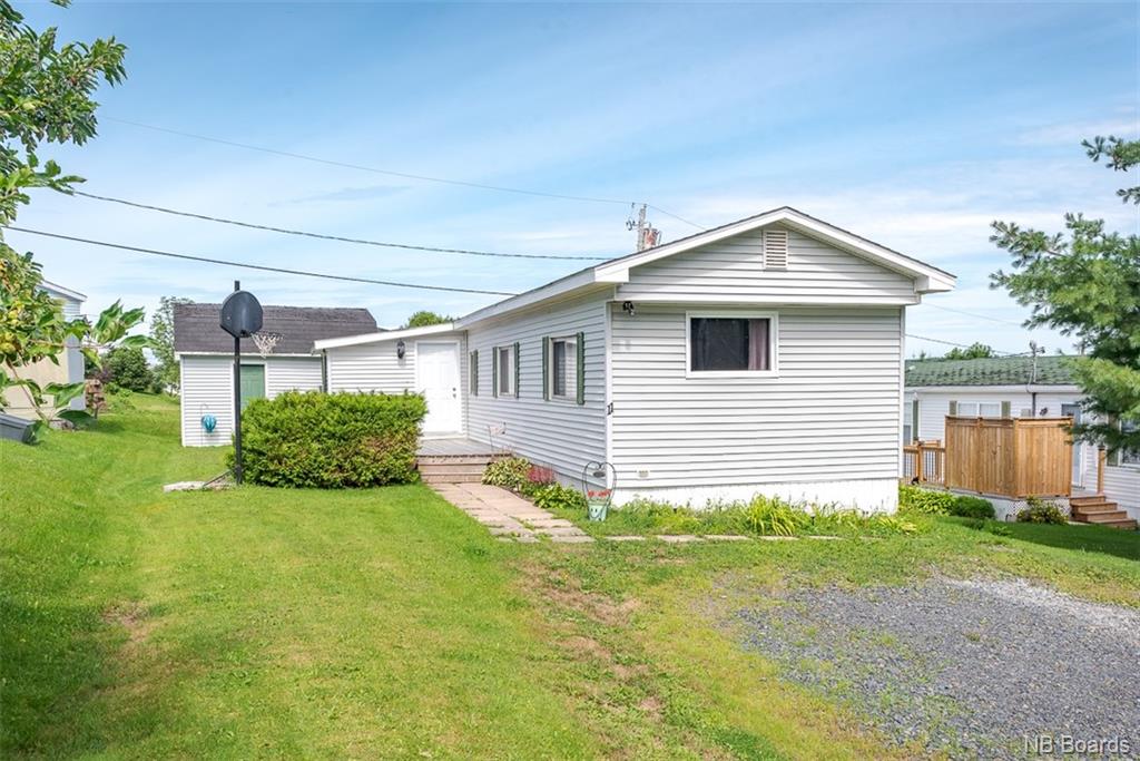 11 MacIntosh Street, Fredericton New Brunswick, Canada