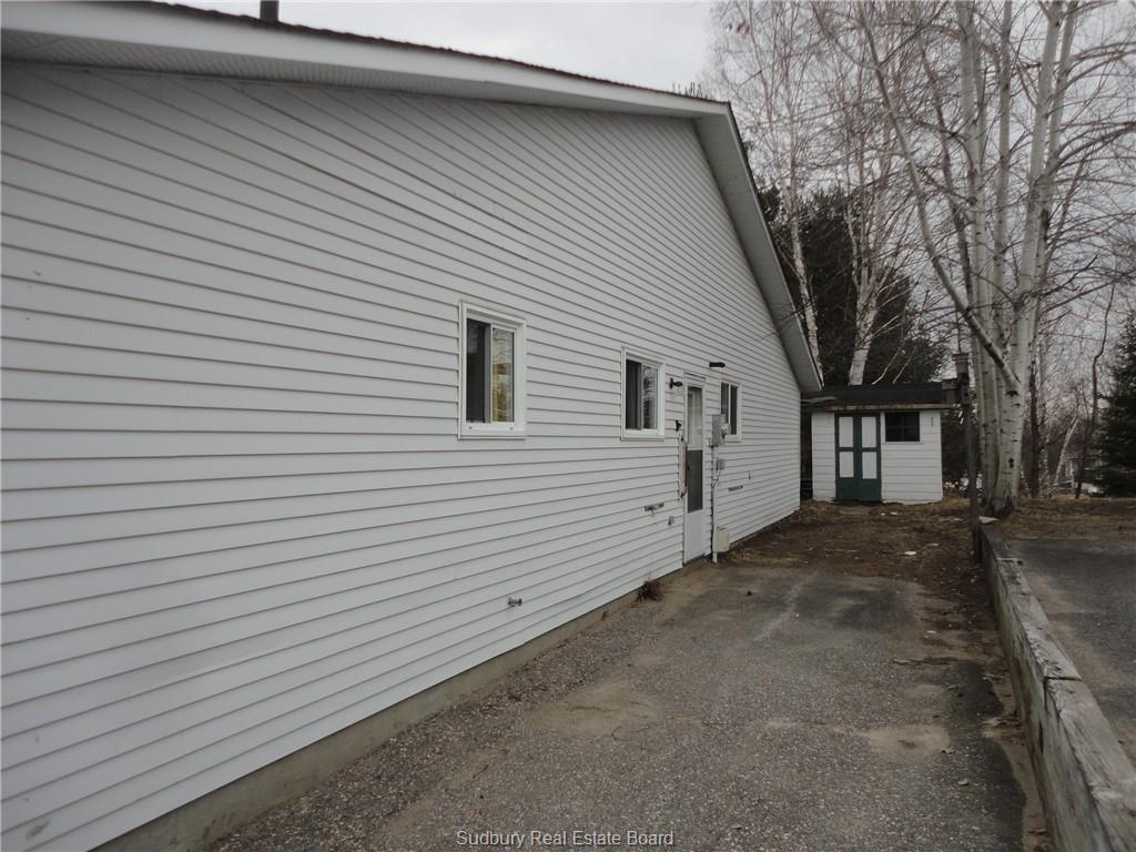 39 Stewart Crescent, Elliot Lake, Ontario, Canada