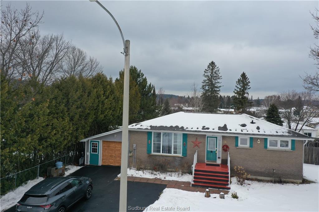 8 Sokoloski Court, Espanola Ontario, Canada