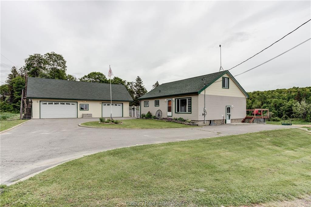 15 Woodcock Road, Webbwood Ontario, Canada