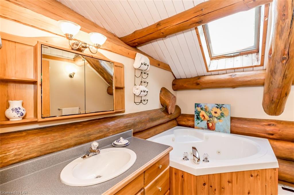 1345 ECHO LAKE Road, Baysville Ontario, Canada