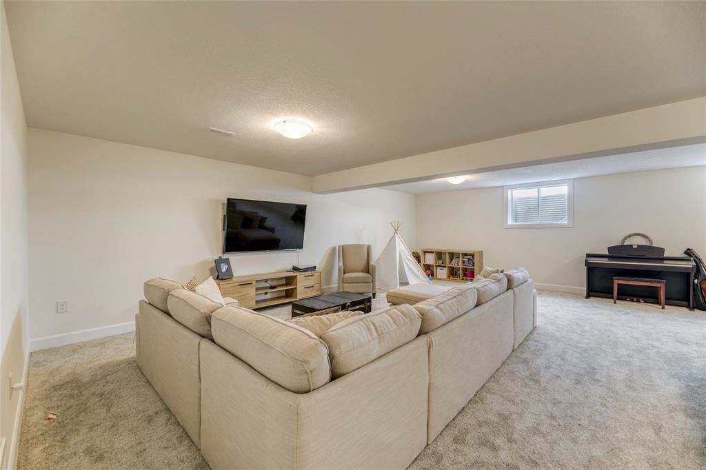 5479 BEACH Street, Lambton Shores, Ontario, Canada