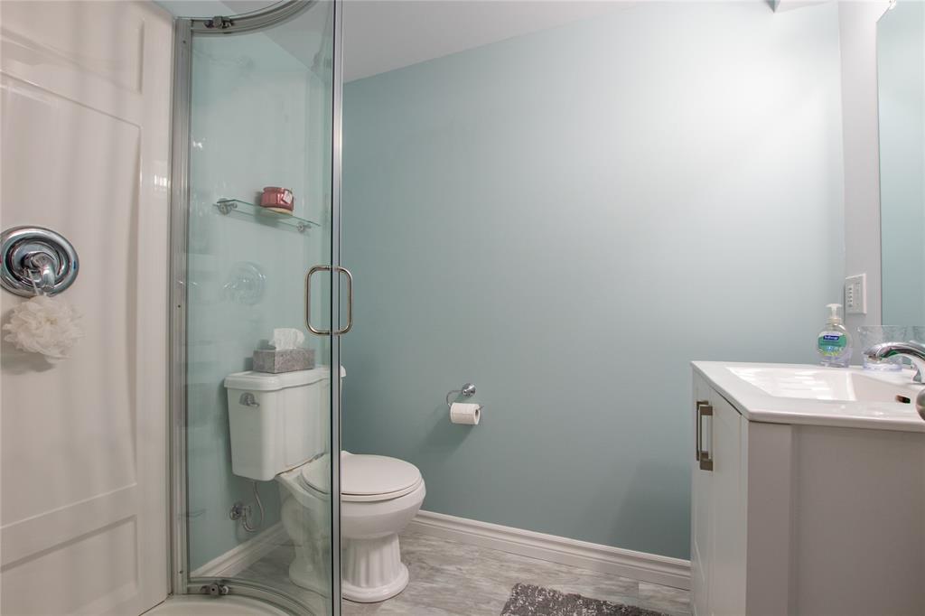 77 LORNE Crescent, Sarnia, Ontario, Canada