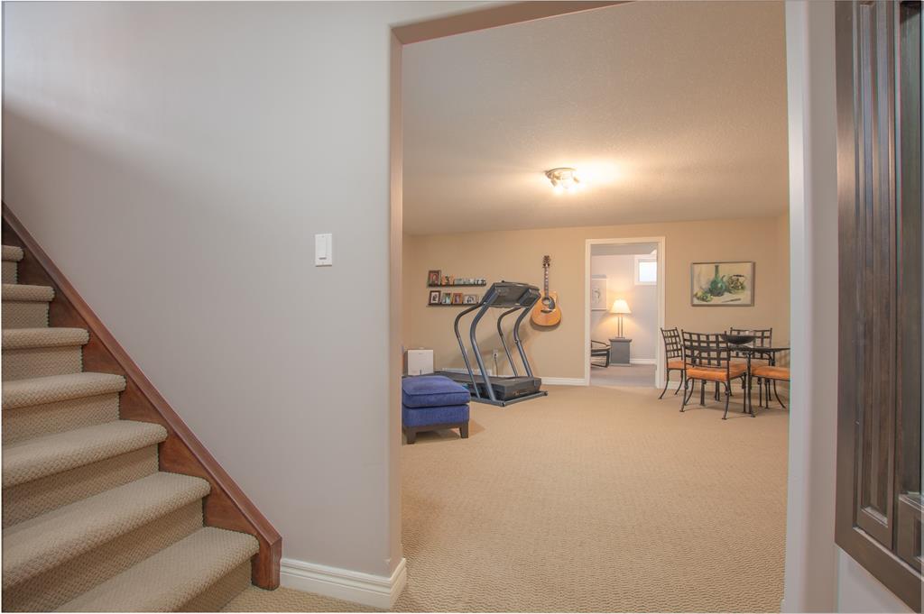 252 SAWGRASS Place, Sarnia, Ontario, Canada