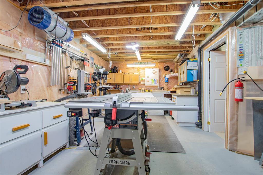 252 SAWGRASS Place, Sarnia, Ontario, Canada