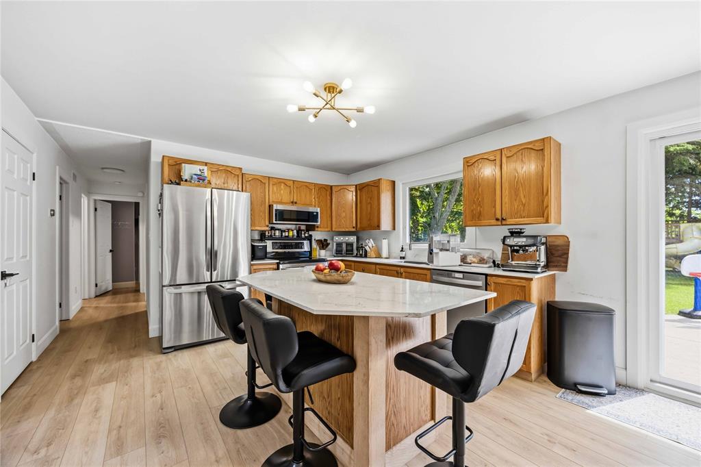 1936 AVENUE Road, Sarnia, Ontario, Canada photo 11