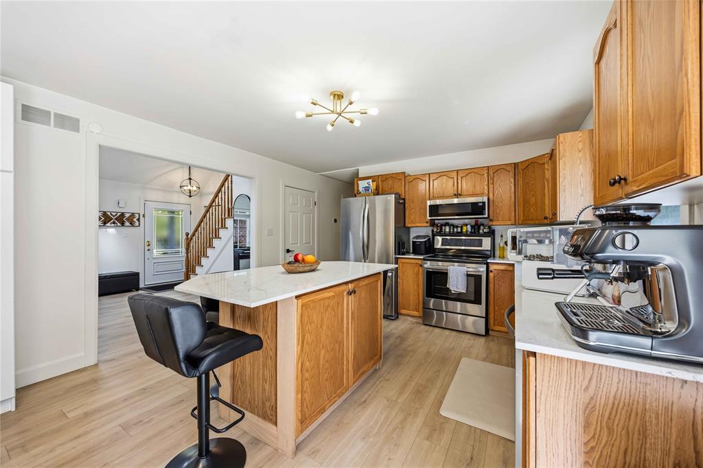 1936 AVENUE Road, Sarnia, Ontario, Canada photo 13