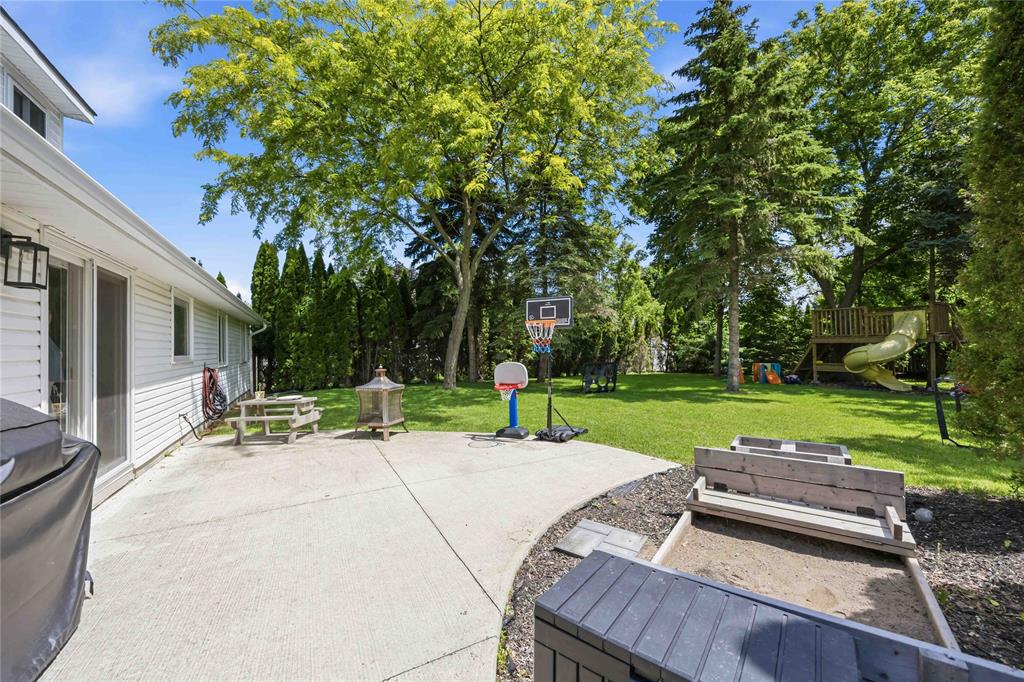 1936 AVENUE Road, Sarnia, Ontario, Canada photo 24