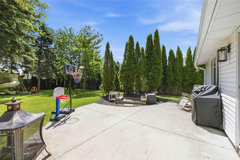 1936 AVENUE Road, Sarnia, Ontario, Canada photo 25