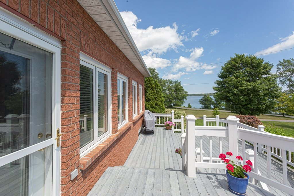327 Bayshore Road, Napanee Ontario, Canada